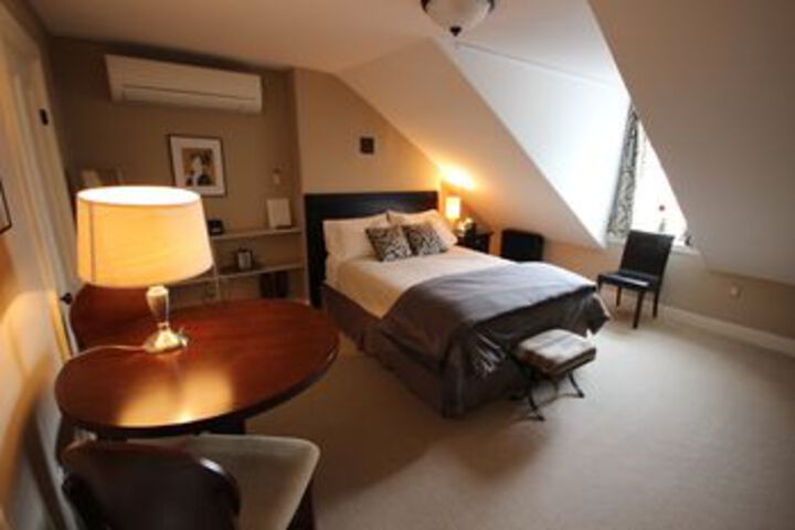 Room 17 of 37