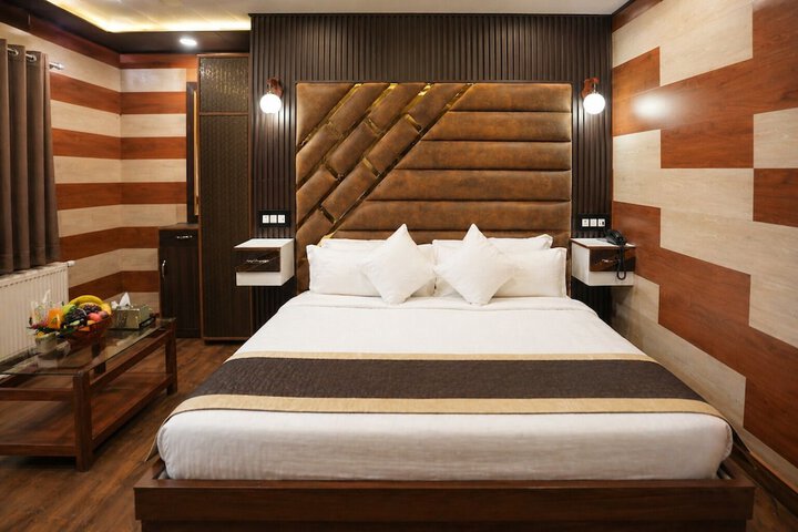 Room 15 of 80