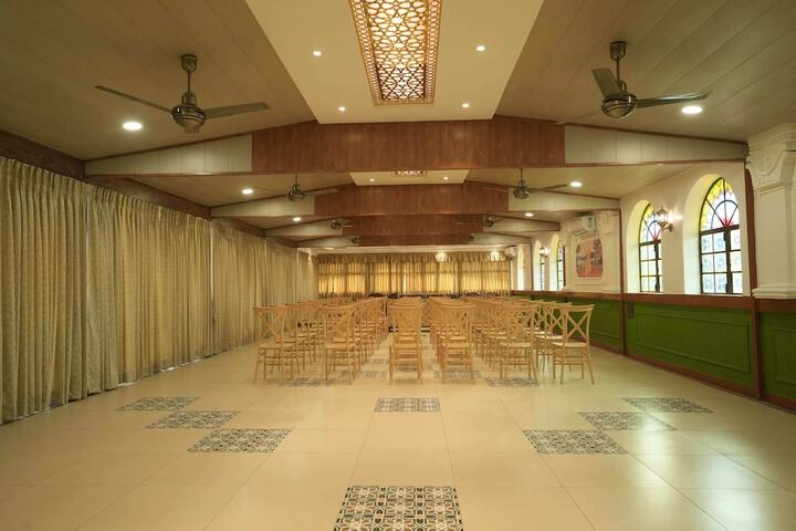 Ballroom/Hall 21 of 33