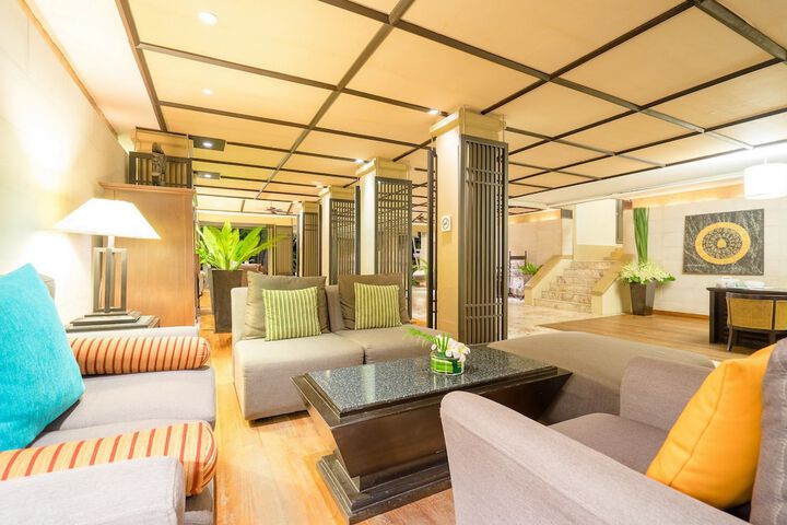 Lobby Photos