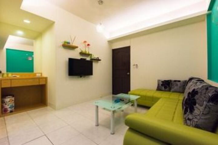 Room 12 of 13