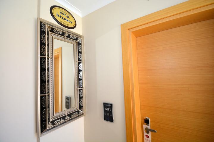 Ballroom/Hall 98 of 110