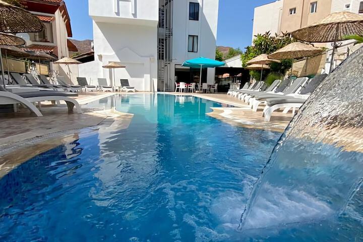 Hotel with Pool