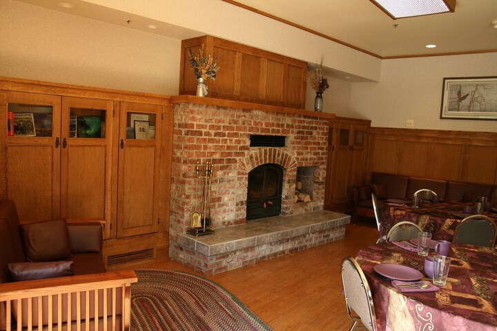 Breakfast/Coffee Service 24 of 34