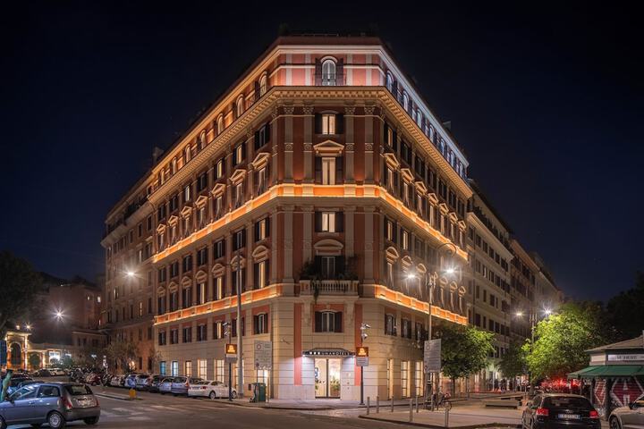 Hotel 74 of 78