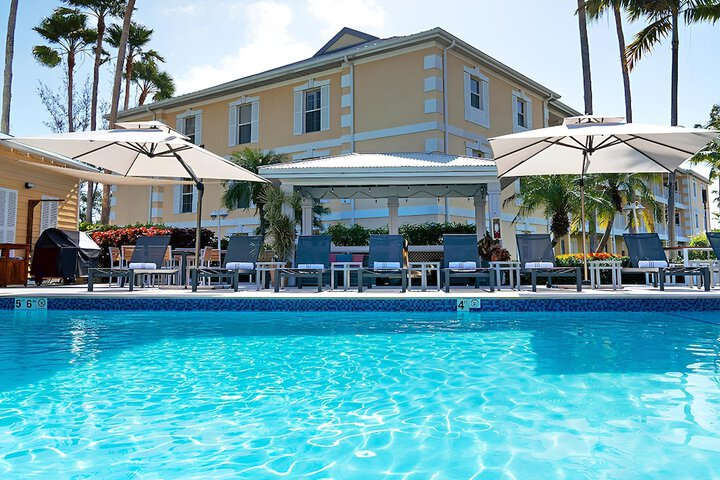 Hotel with Pool