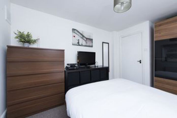 Room 7 of 24