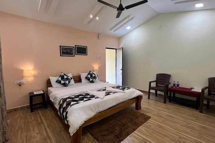 Room 11 of 25