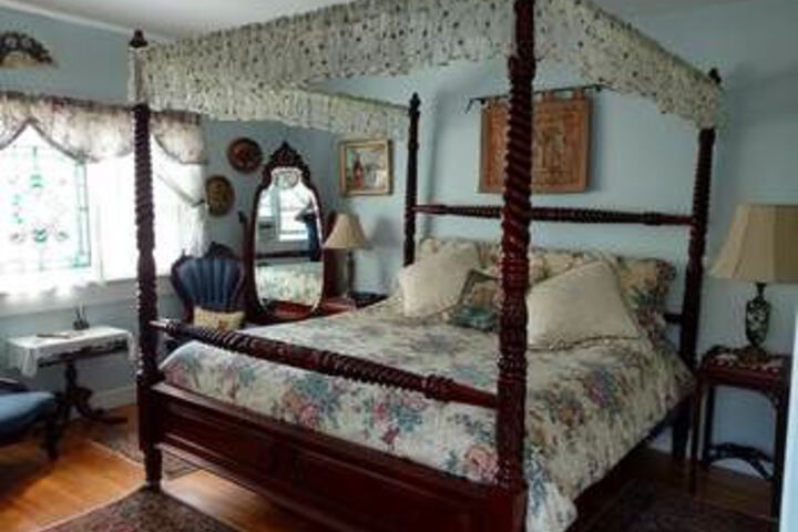 Room 13 of 33