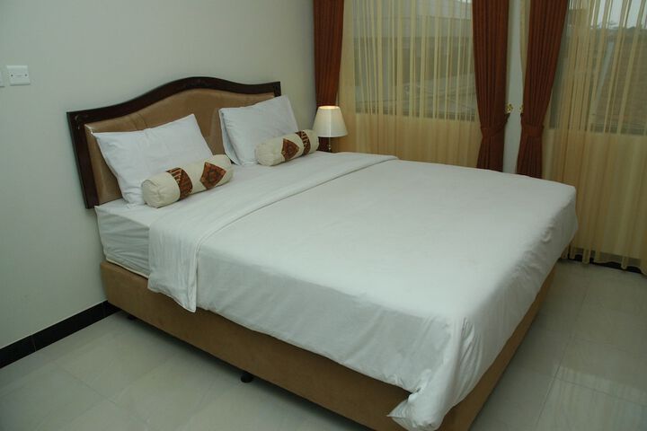 Room 9 of 37