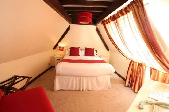 Room 42 of 140