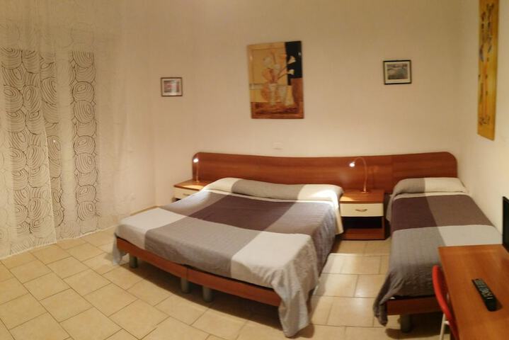 Room 14 of 65