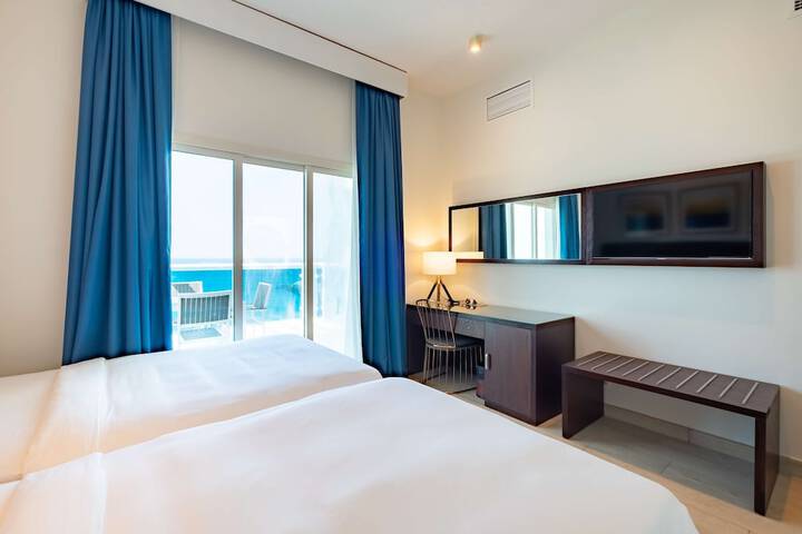 Room 35 of 168