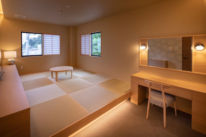 Room 12 of 63