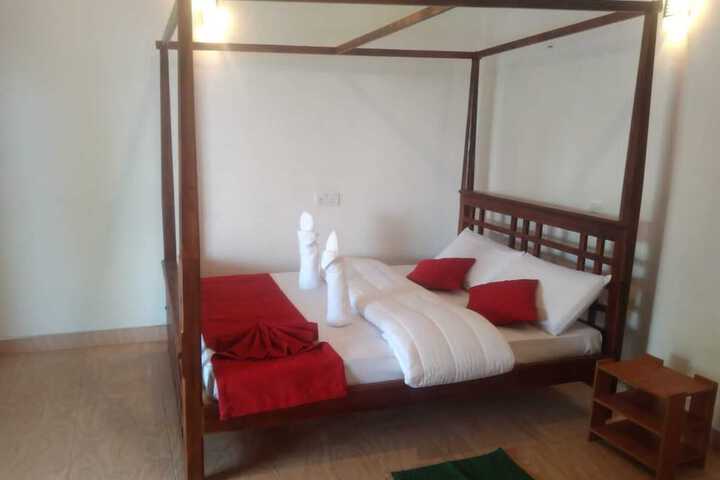 Room 3 of 10