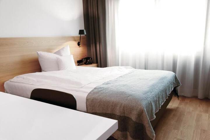 Room 8 of 24