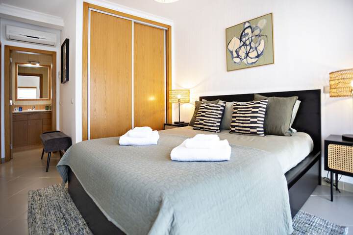 Room 2 of 16