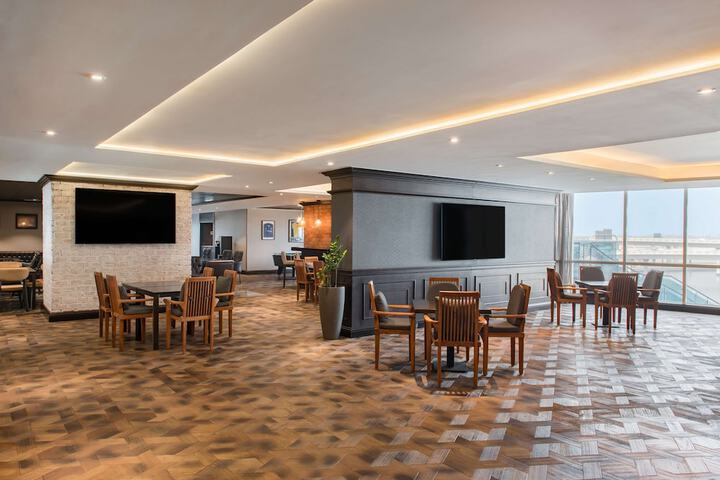 Lounge 162 of 260