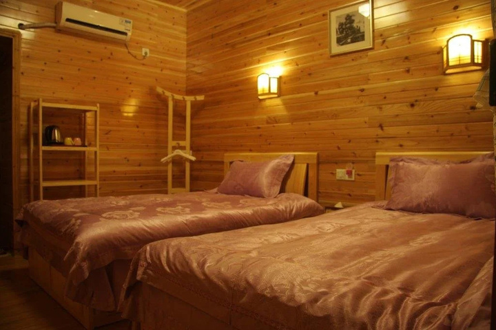 Room 16 of 19