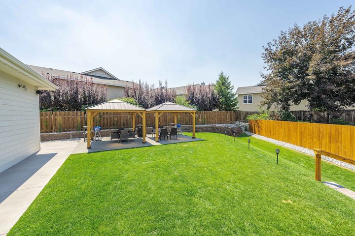 Property Grounds 34 of 37