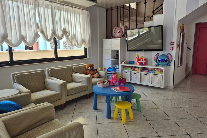 Room 16 of 36