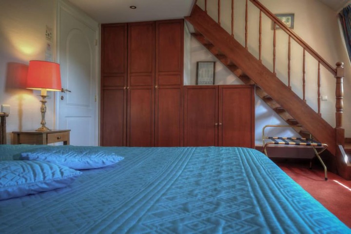 Room 9 of 39