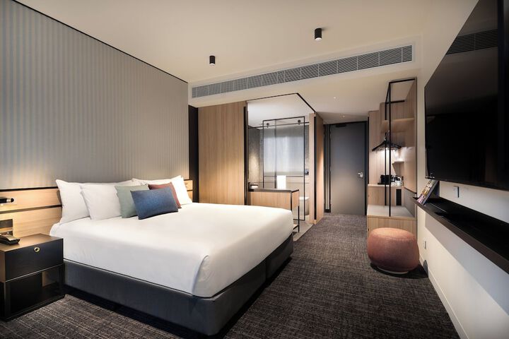 Room 16 of 130