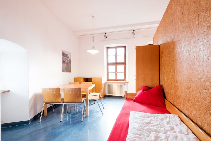 Room 14 of 37