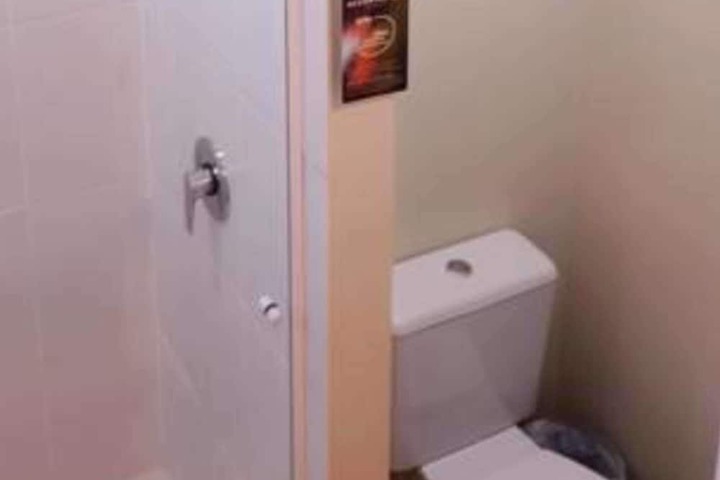 Room 27 of 68