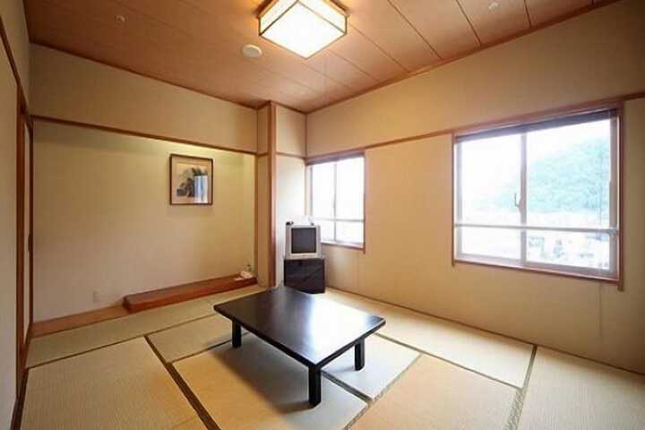 Room 15 of 44