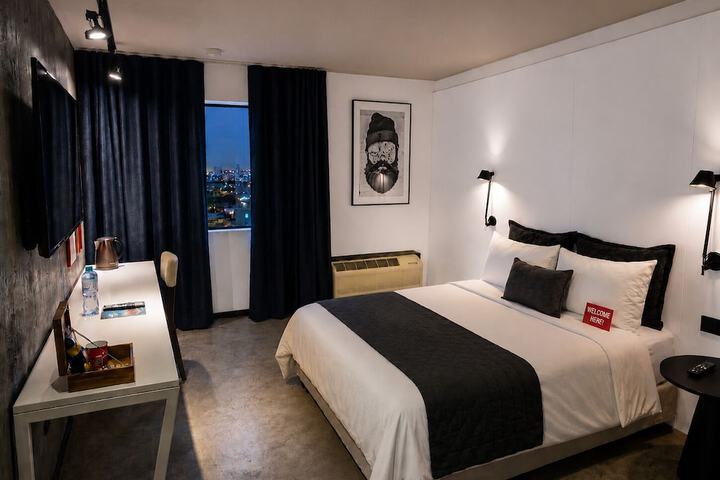 Room 29 of 82