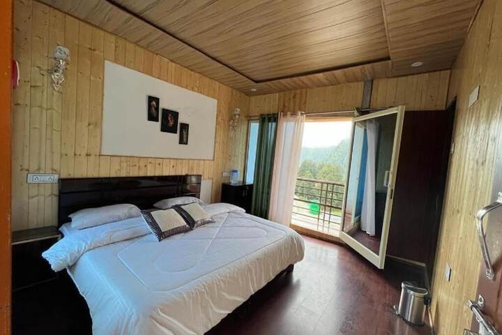 Room 3 of 7