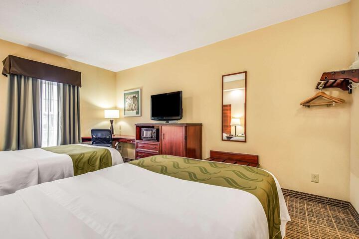 2 Double Beds (14 of 14)