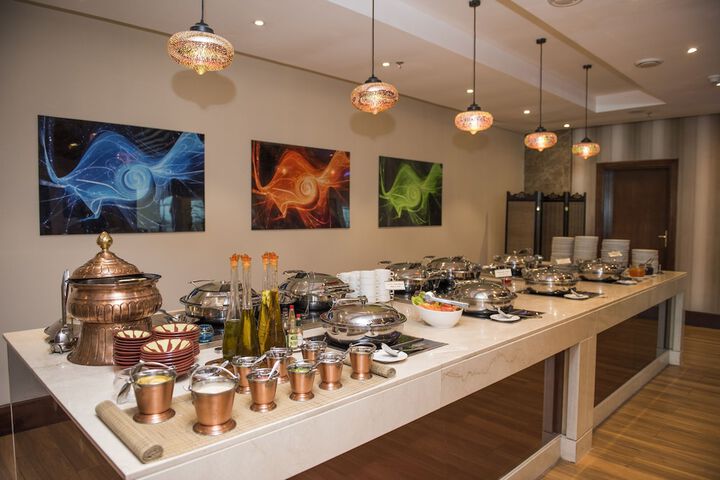Dining 62 of 94