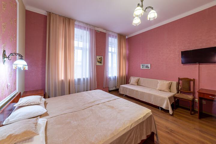 Room 104 of 176