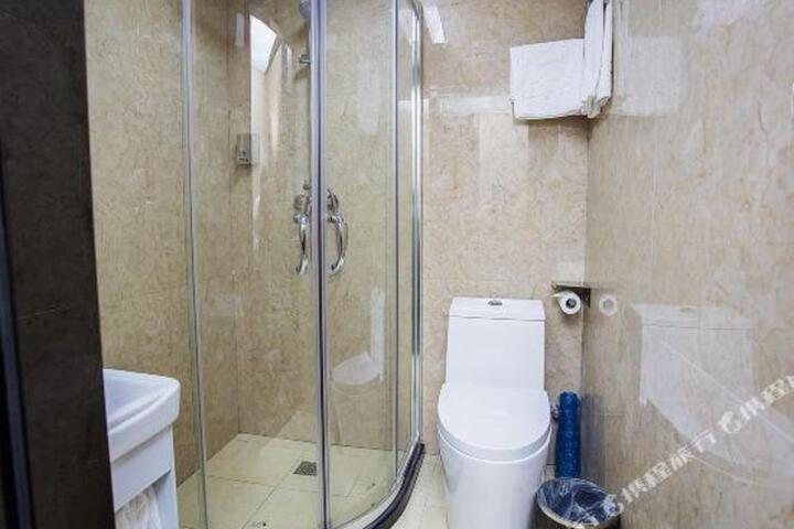 Dalian Pacific Express Hotel