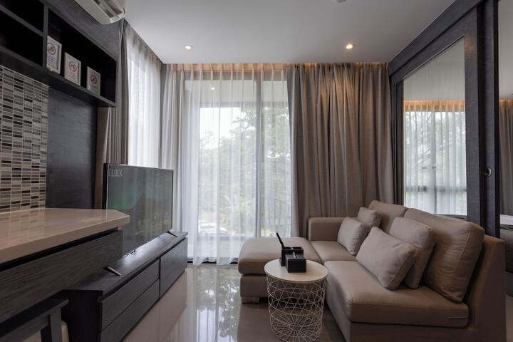 Room 5 of 10