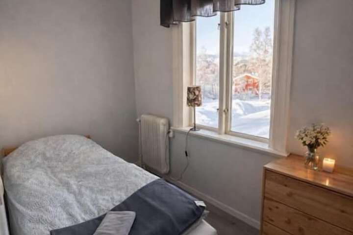 Room 6 of 16