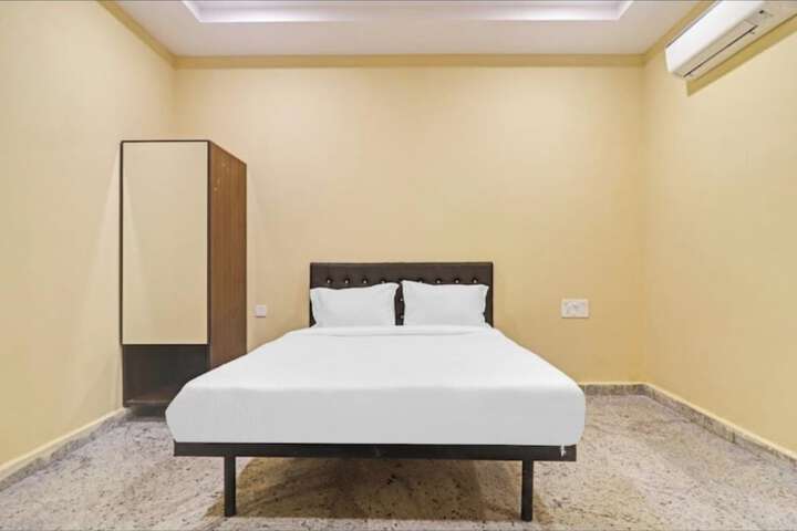 Room 3 of 9