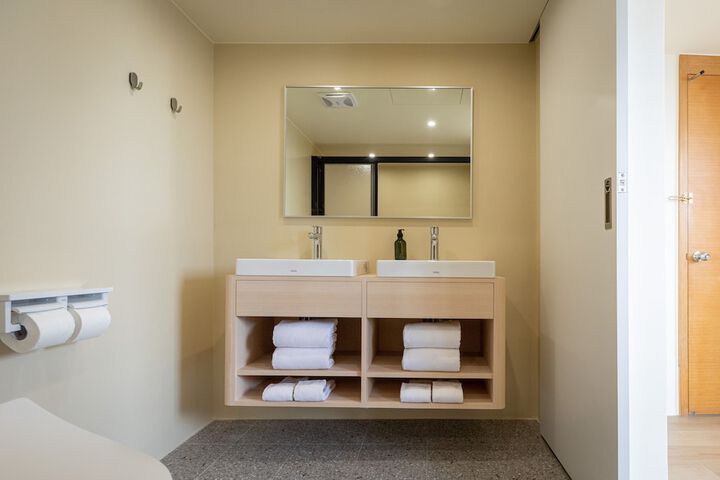 Room 45 of 68
