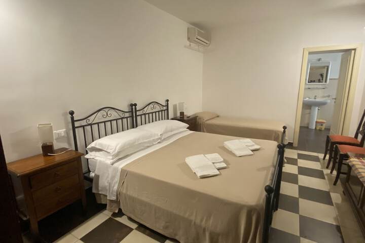 Room 13 of 86