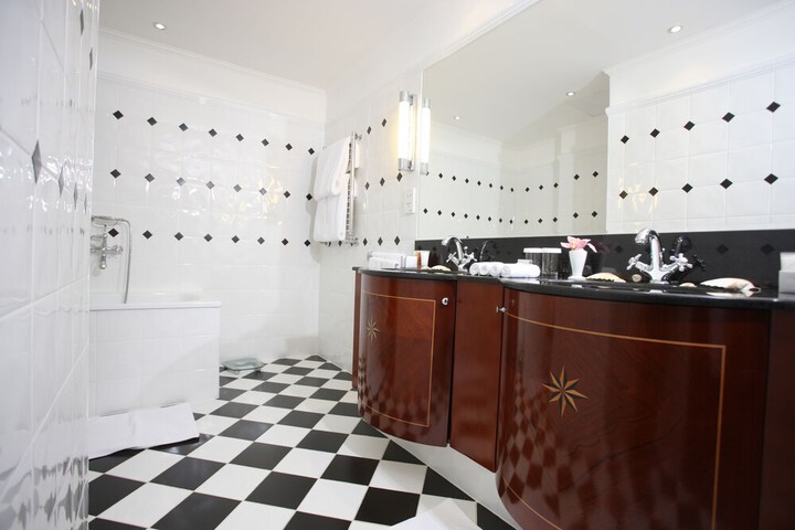 Clean Restrooms
