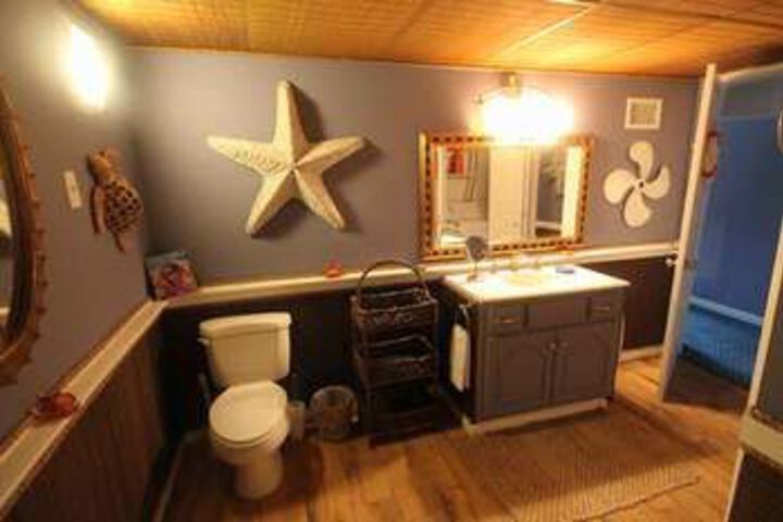 Room 6 of 60
