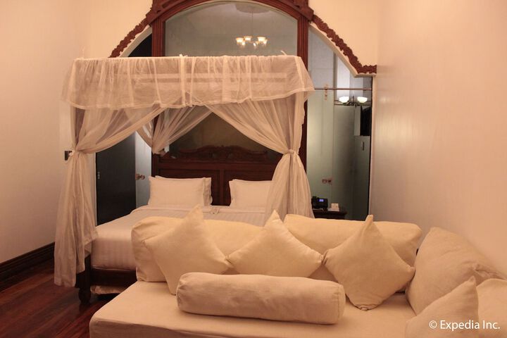 Room 18 of 131
