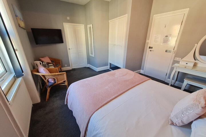 Room 51 of 86