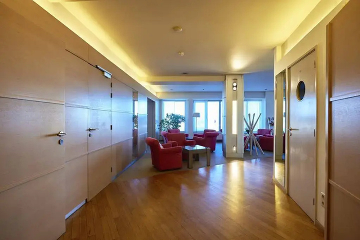 Room 12 of 22