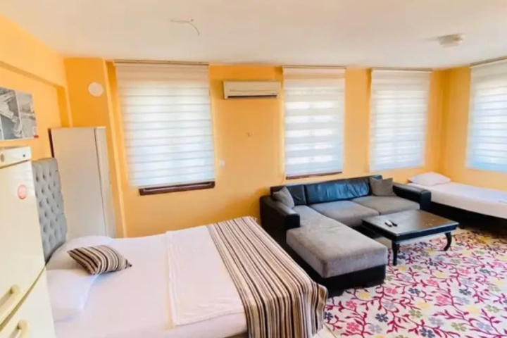 Room 2 of 9