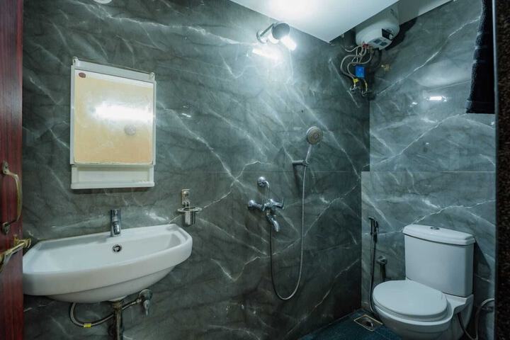 Room 27 of 31