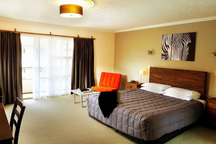 Room 5 of 42