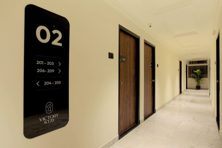 Ballroom/Hall 30 of 36